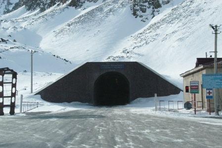 Töö Ashuu Pass 3.586 m
